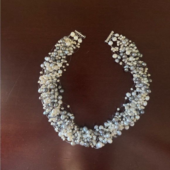 Tiffany &Co Iridesse pearls neckless - Picture 6 of 15